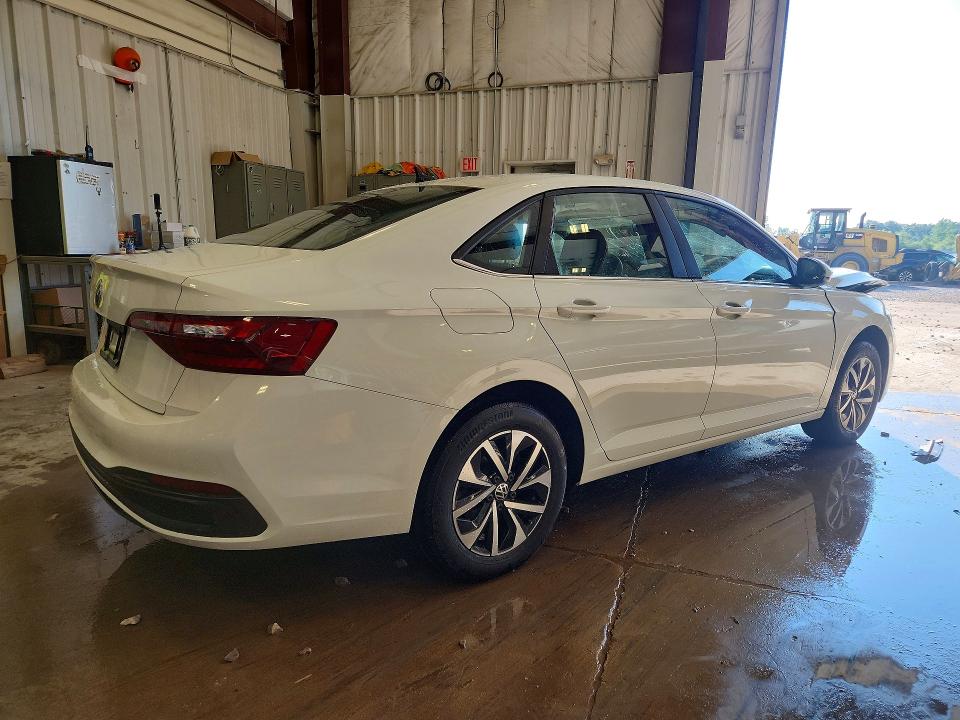 Photo 3 from auction – 2023 VOLKSWAGEN JETTA with VIN 3VW5M7BU4PM051038