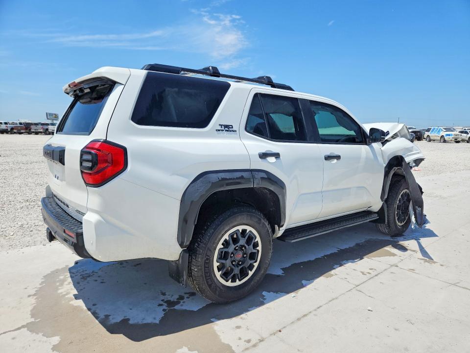 Photo 3 from auction – 2026 TOYOTA 4RUNNER with VIN JTEVB5BR9T5034398