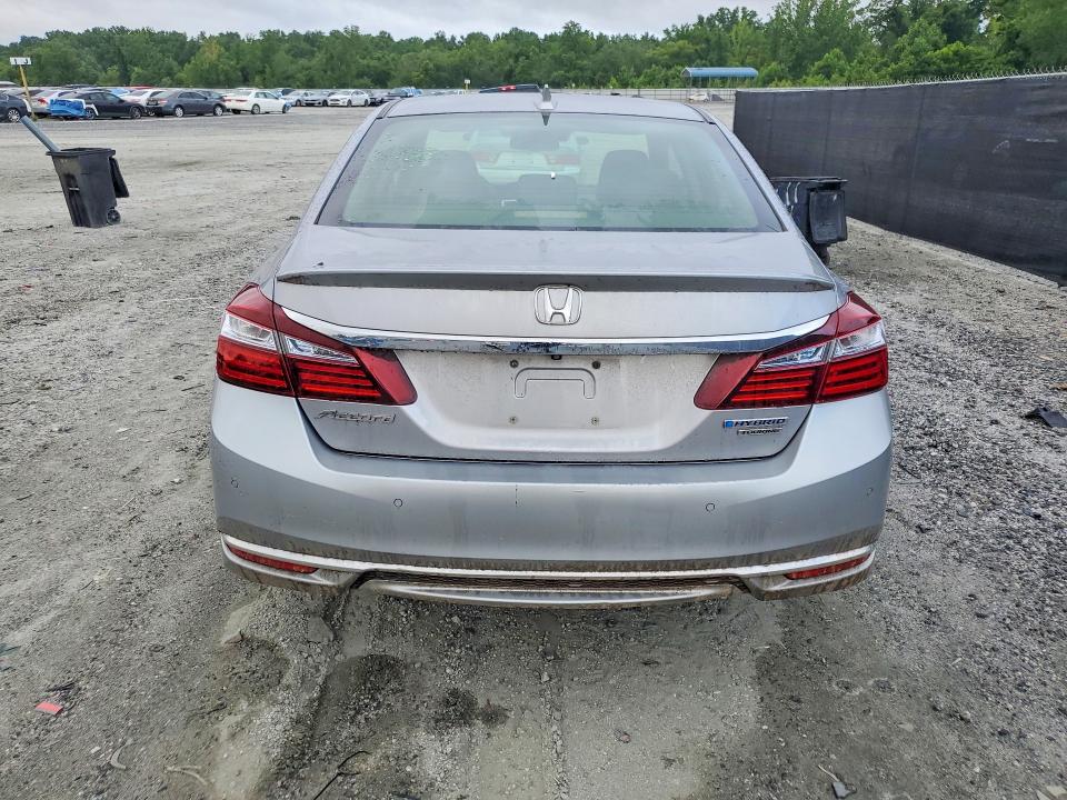 Photo 6 from auction – 2017 HONDA ACCORD with VIN JHMCR6F75HC010686