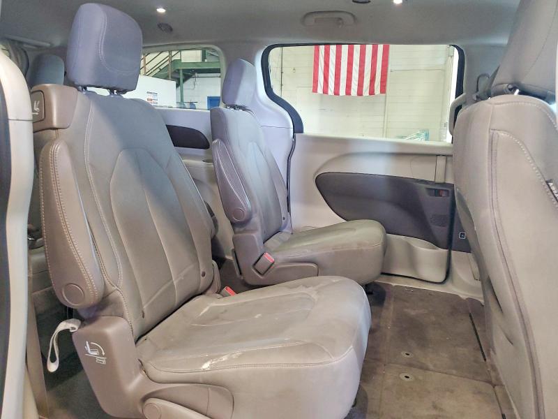 Photo 11 from auction – 2017 CHRYSLER PACIFICA with VIN 2C4RC1DG9HR725688