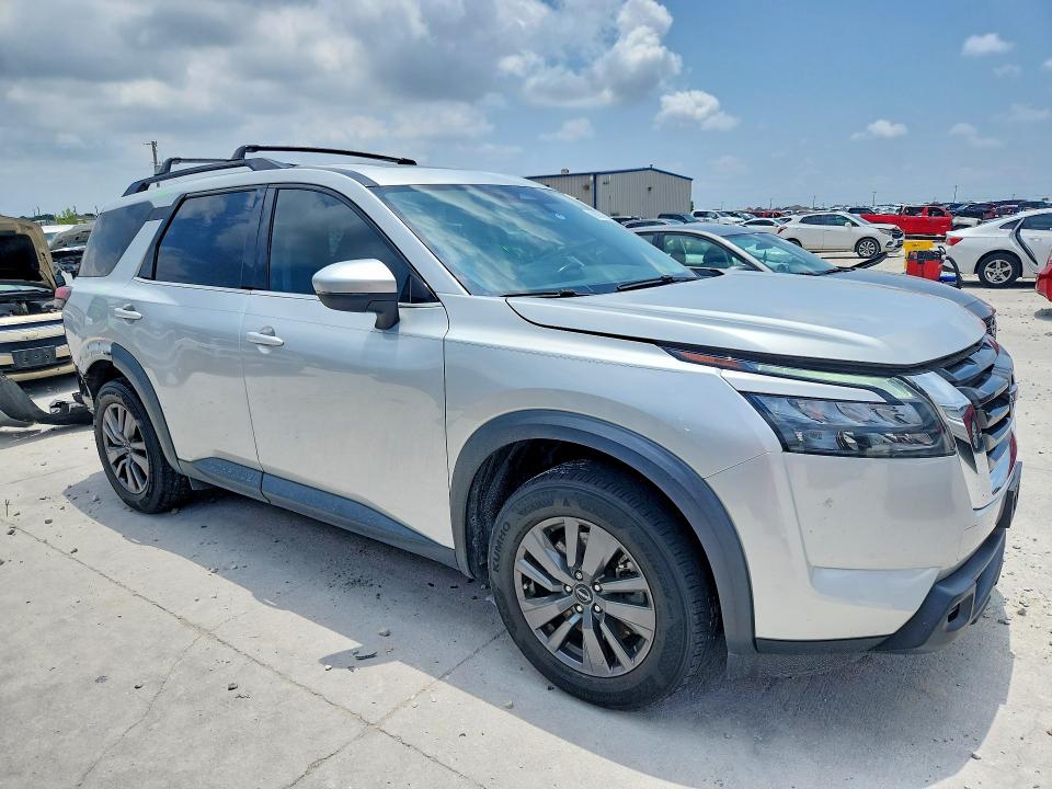 Photo 4 from auction – 2023 NISSAN PATHFINDER with VIN 5N1DR3BB3PC228327