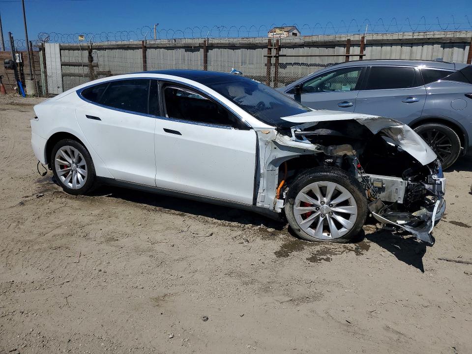 Photo 4 from auction – 2016 TESLA MODEL S with VIN 5YJSA1E40GF134171