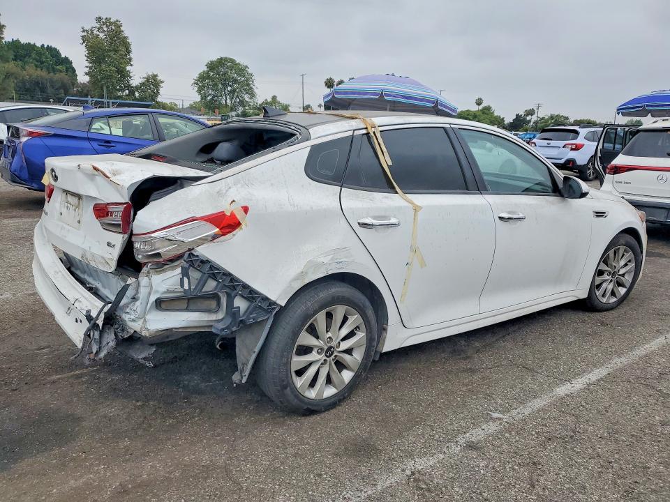 صورة رقم 3 من المزاد - 2017 KIA OPTIMA مع VIN 5XXGU4L33HG153675