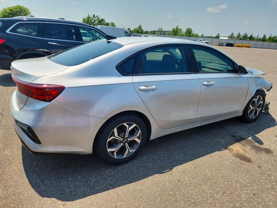 Photo 3 from auction – 2020 KIA FORTE with VIN 3KPF24AD2LE241051