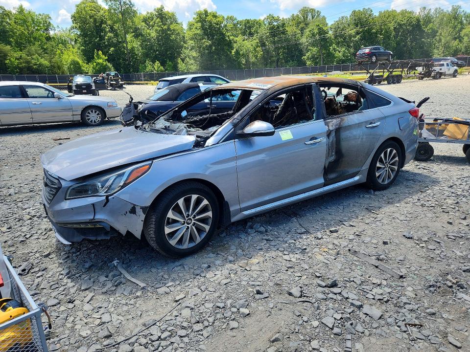 HYUNDAI SONATA 2015 with VIN 5NPE34AF5FH131122 - Photo from auction
