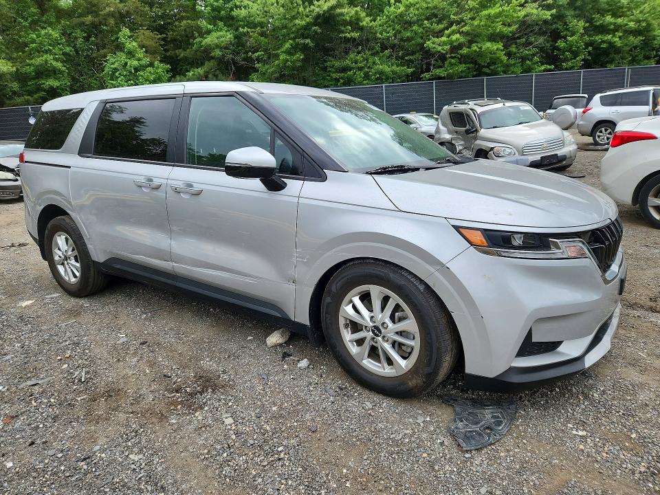 Photo 4 from auction – 2023 KIA CARNIVAL with VIN KNDNB4H32P6255133