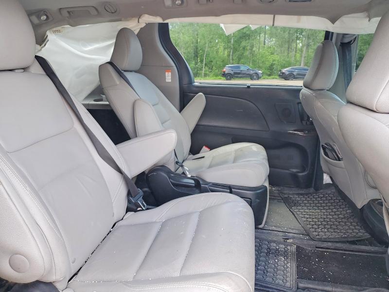 Photo 11 from auction – 2017 TOYOTA SIENNA with VIN 5TDYZ3DC6HS840470