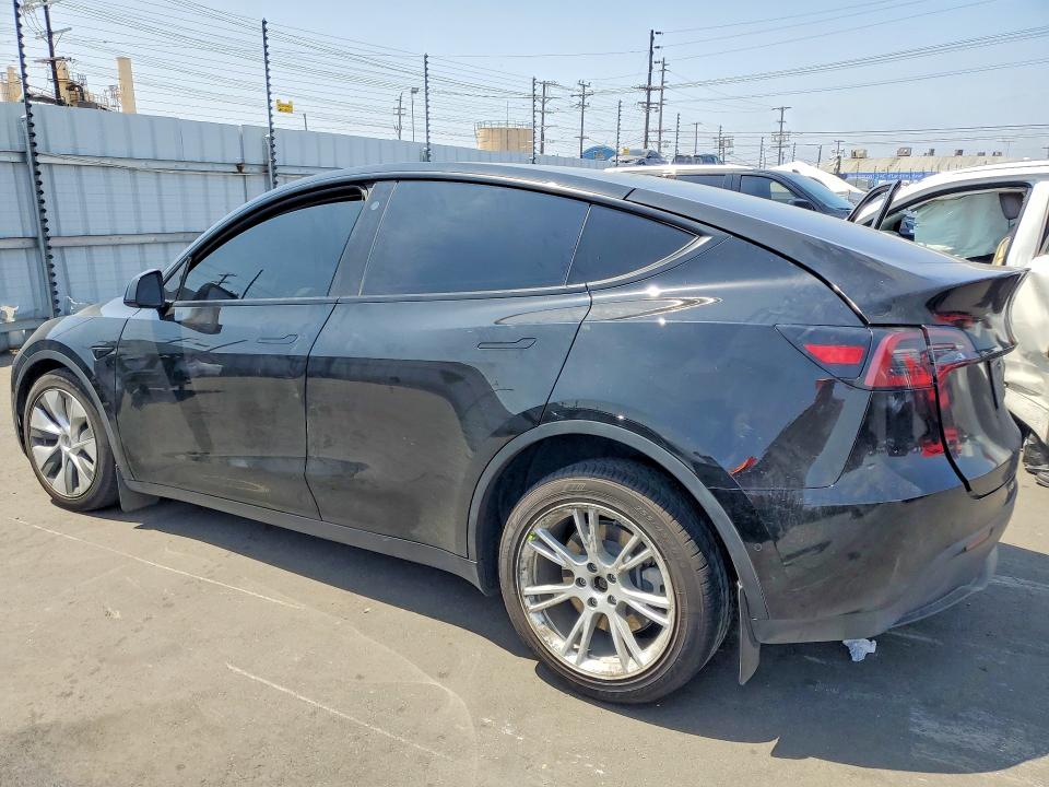 Photo 2 from auction – 2021 TESLA MODEL Y with VIN 5YJYGAEE5MF299680