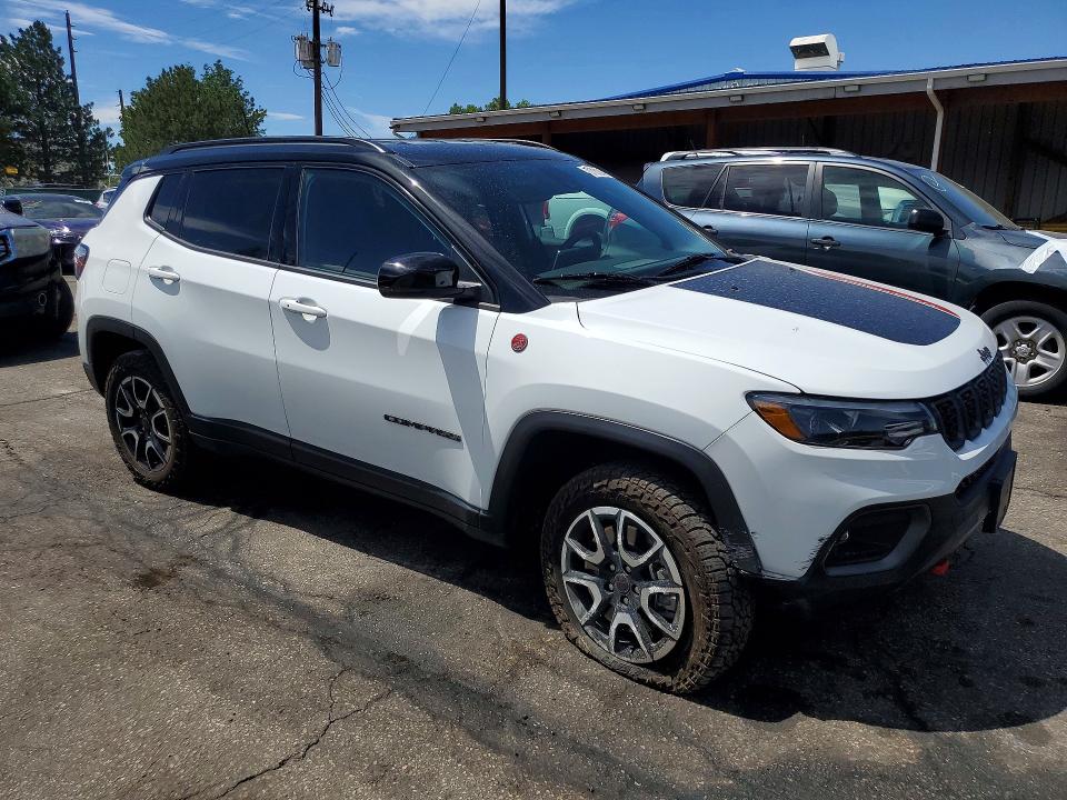 Photo 4 from auction – 2025 JEEP COMPASS with VIN 3C4NJDDNXST520907
