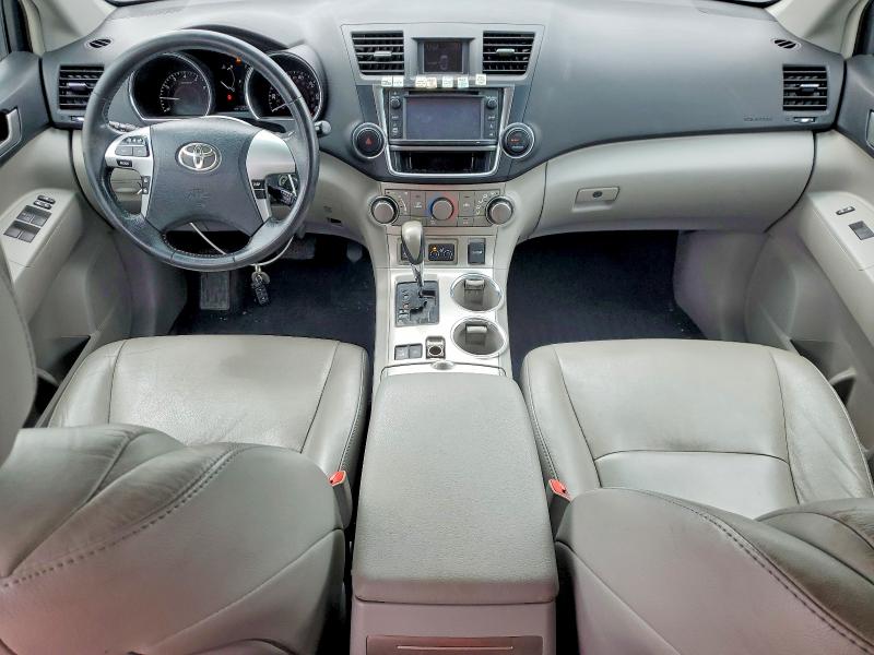 Photo 8 from auction – 2013 TOYOTA HIGHLANDER with VIN 5TDBK3EH2DS182502
