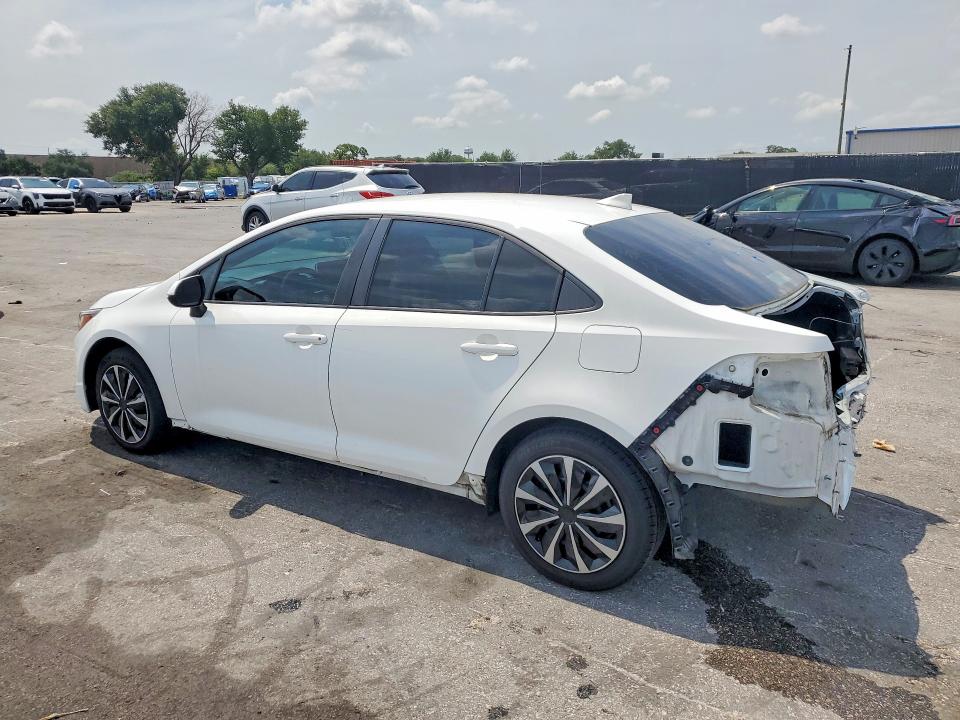Photo 2 from auction – 2021 TOYOTA COROLLA with VIN 5YFEPMAE1MP221976