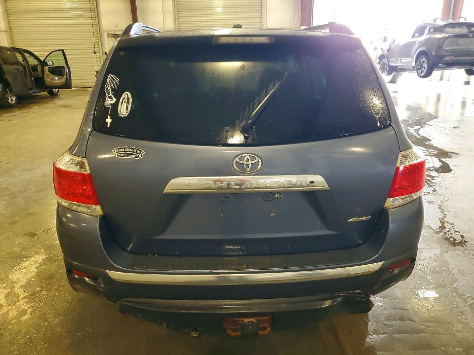 Photo 6 from auction – 2011 TOYOTA HIGHLANDER with VIN 5TDBK3EH7BS066077