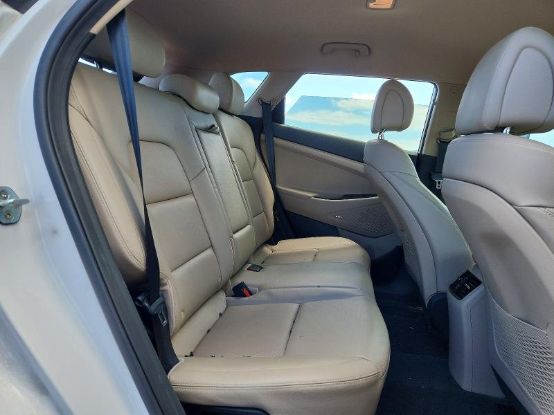 Photo 11 from auction – 2018 HYUNDAI TUCSON with VIN KM8J33A49JU648036
