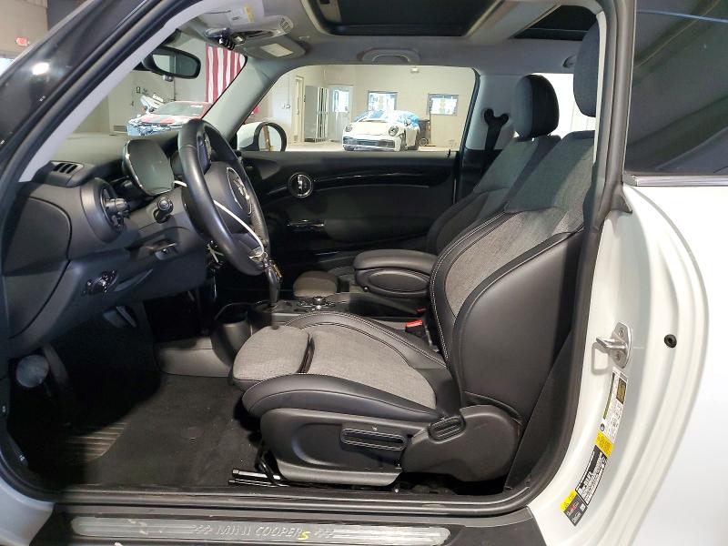 Снимка 7 от търг – 2023 MINI COOPER с VIN WMW13DJ06P2T22588