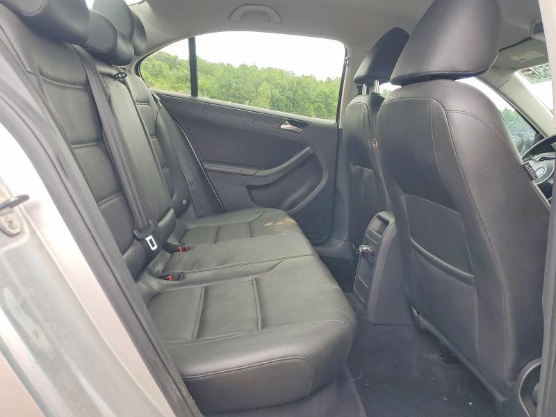 Photo 10 from auction – 2011 VOLKSWAGEN JETTA with VIN 3VWDZ7AJ5BM301299