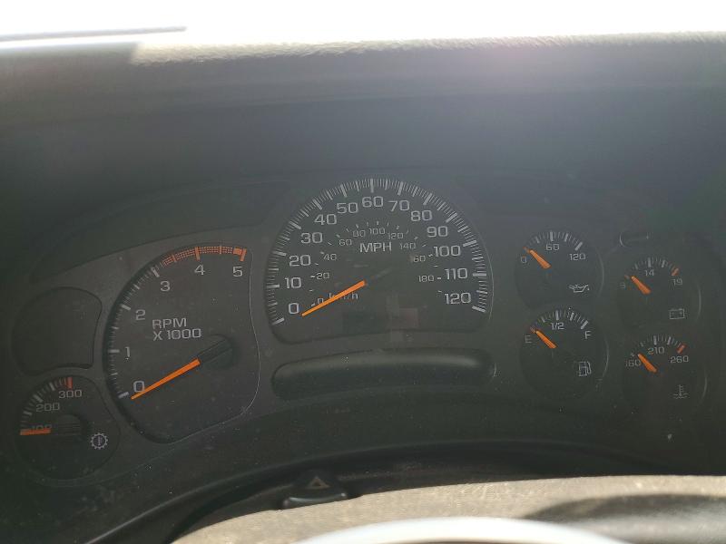 Photo 9 from auction – 2004 CHEVROLET SILVERADO with VIN 1GCHK232X4F191158