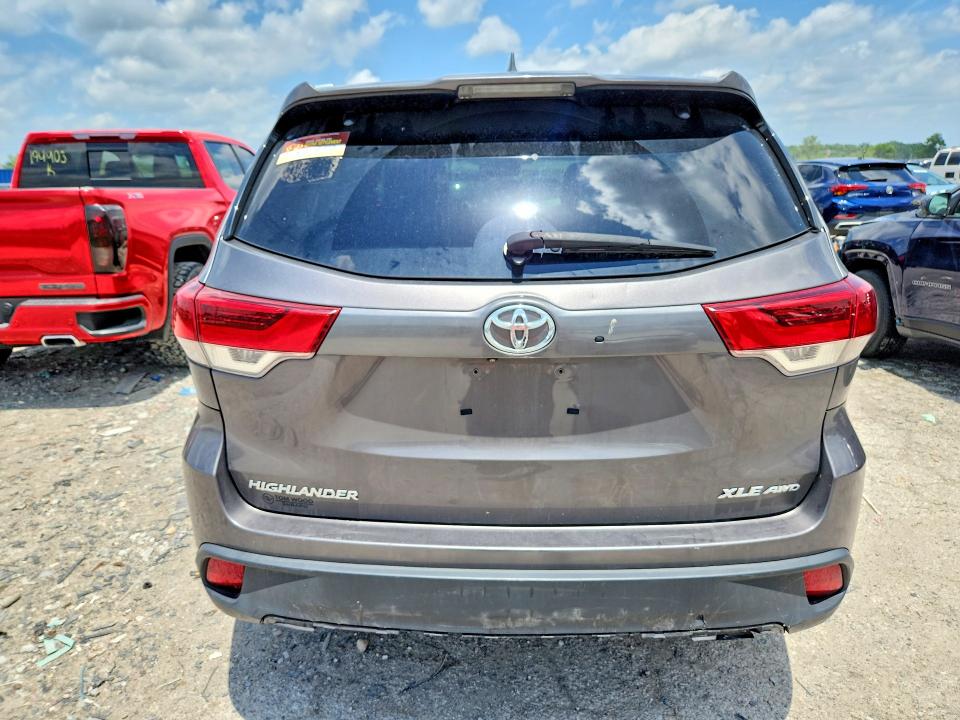 Photo 6 from auction – 2017 TOYOTA HIGHLANDER with VIN 5TDJZRFH4HS379508