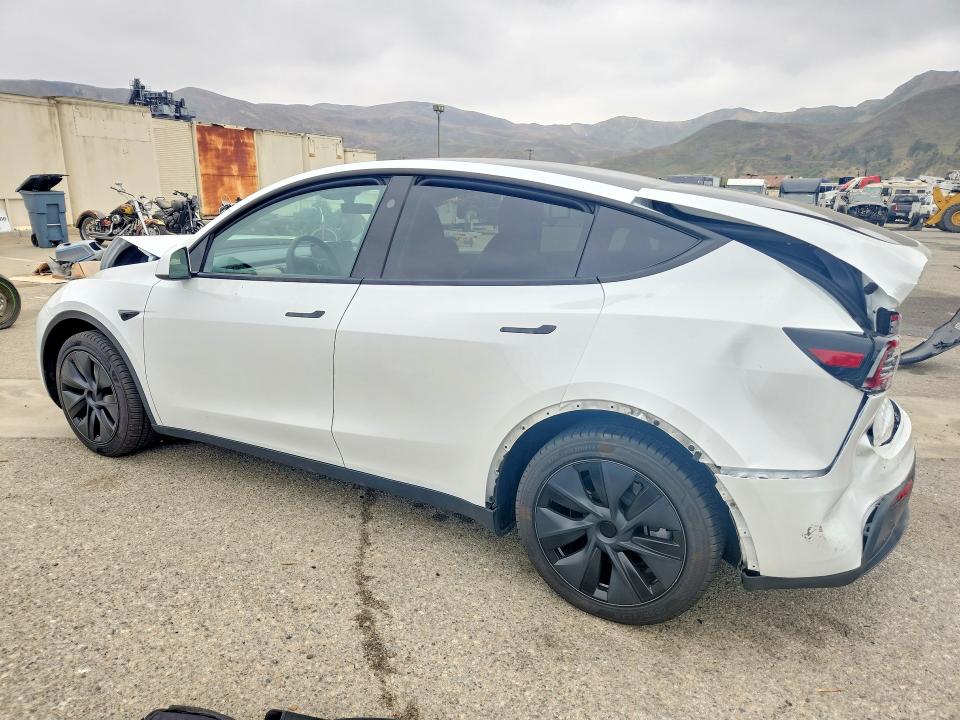 Photo 2 from auction – 2024 TESLA MODEL Y with VIN 7SAYGDED5RF096128