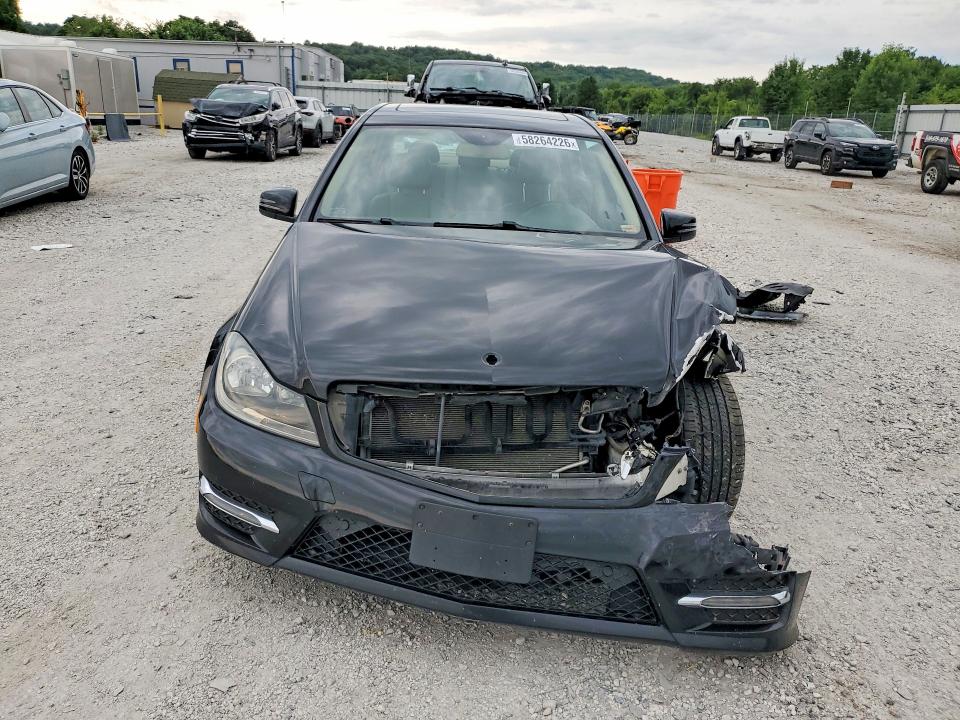 Photo 5 from auction – 2013 MERCEDES-BENZ C with VIN WDDGF8AB6DG124238