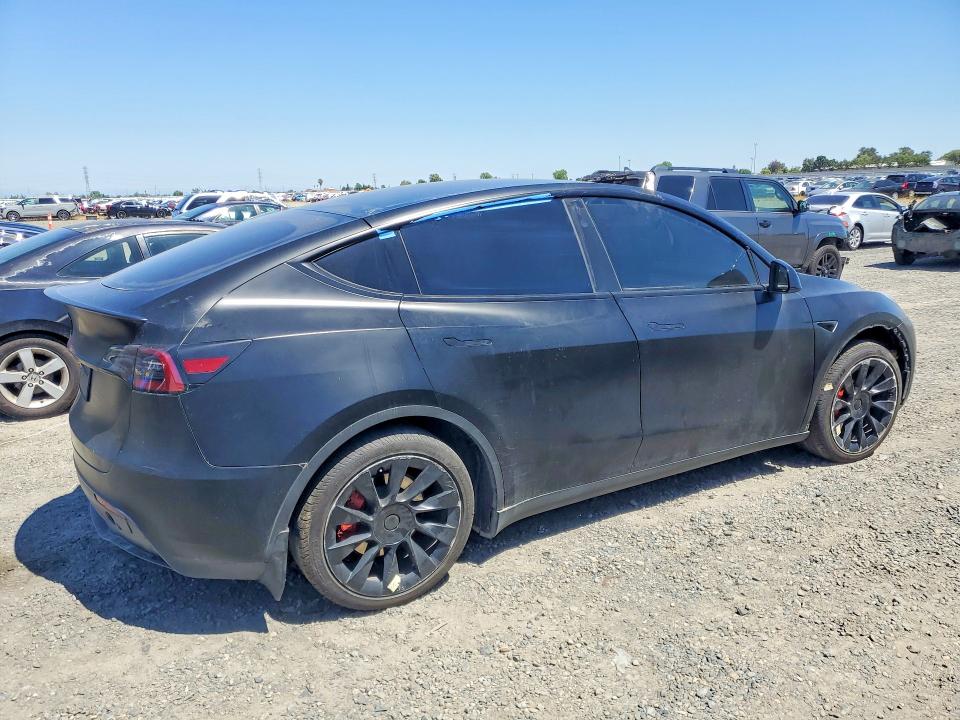 Photo 3 from auction – 2024 TESLA MODEL Y with VIN 7SAYGAEE9RF178743