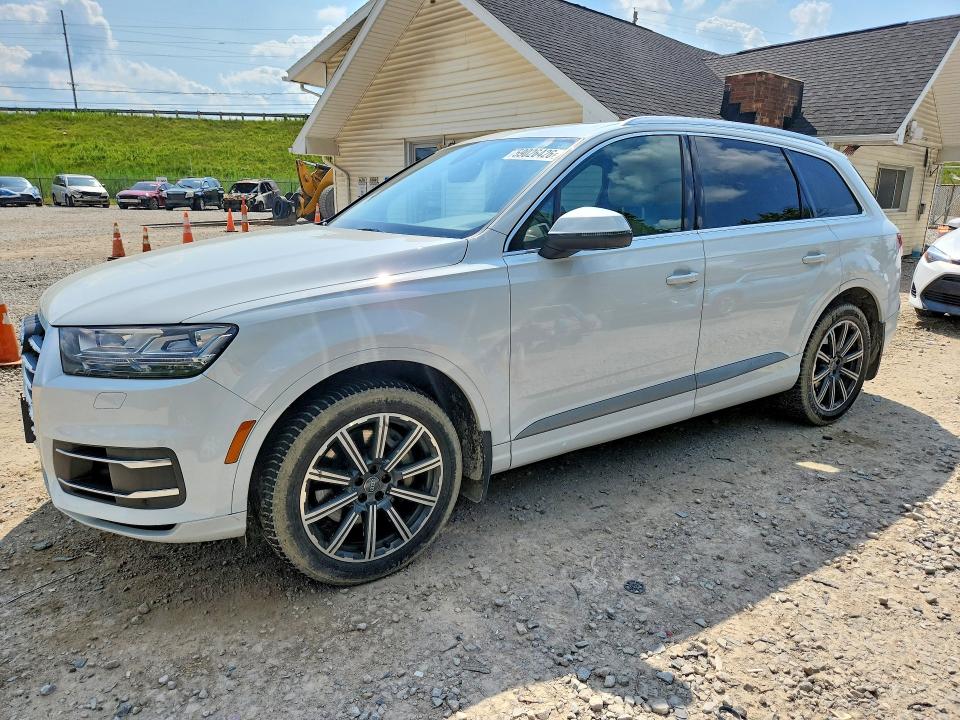 AUDI Q7 2017 with VIN WA1LAAF77HD014139 - Photo from auction