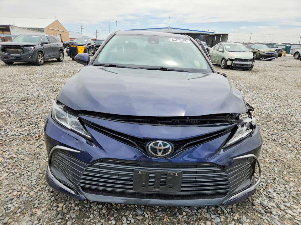 Photo 5 from auction – 2022 TOYOTA CAMRY with VIN 4T1C11AK0NU671597