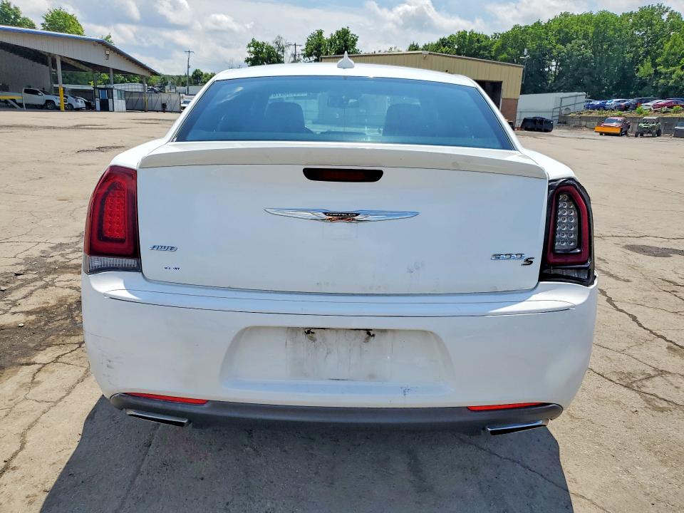 Photo 6 from auction – 2015 CHRYSLER 300 with VIN 2C3CCAGG8FH892343