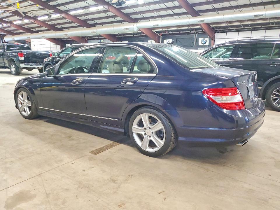 Photo 2 from auction – 2011 MERCEDES-BENZ C with VIN WDDGF8BB0BR143013