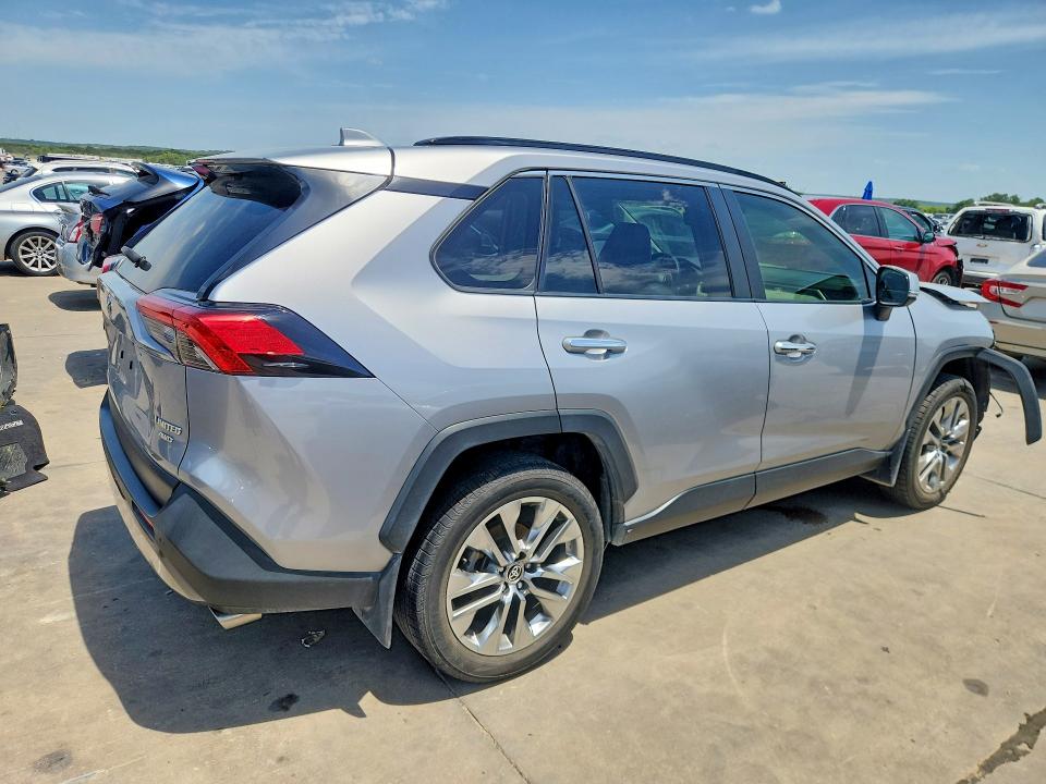 Photo 3 from auction – 2021 TOYOTA RAV4 with VIN JTMN1RFV2MD083519