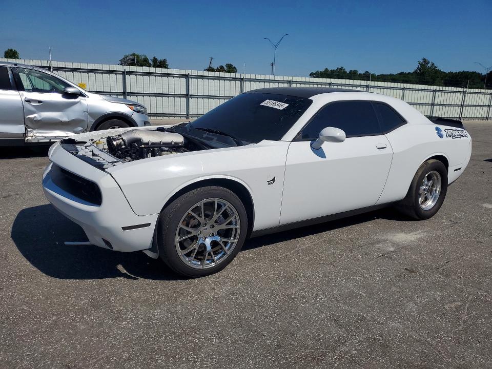 DODGE CHALLENGER 2017 with VIN 2C3CDZFJ8HH640779 - Photo from auction