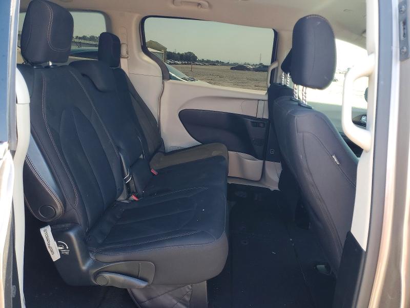 Photo 11 from auction – 2018 CHRYSLER PACIFICA with VIN 2C4RC1CGXJR236529