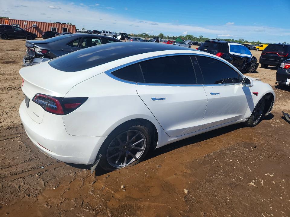 Photo 3 from auction – 2019 TESLA MODEL 3 with VIN 5YJ3E1EB6KF193807