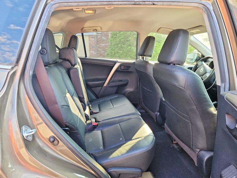 Снимка 11 от търг – 2015 TOYOTA RAV4 с VIN JTMBFREV6FD141334