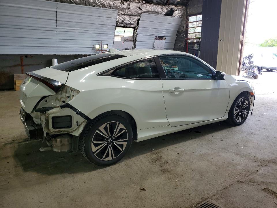Photo 3 from auction – 2017 HONDA CIVIC with VIN 2HGFC3B32HH358090
