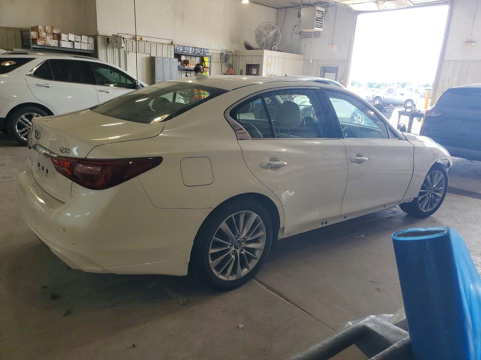 Photo 3 from auction – 2023 INFINITI Q50 with VIN JN1EV7BR3PM540928