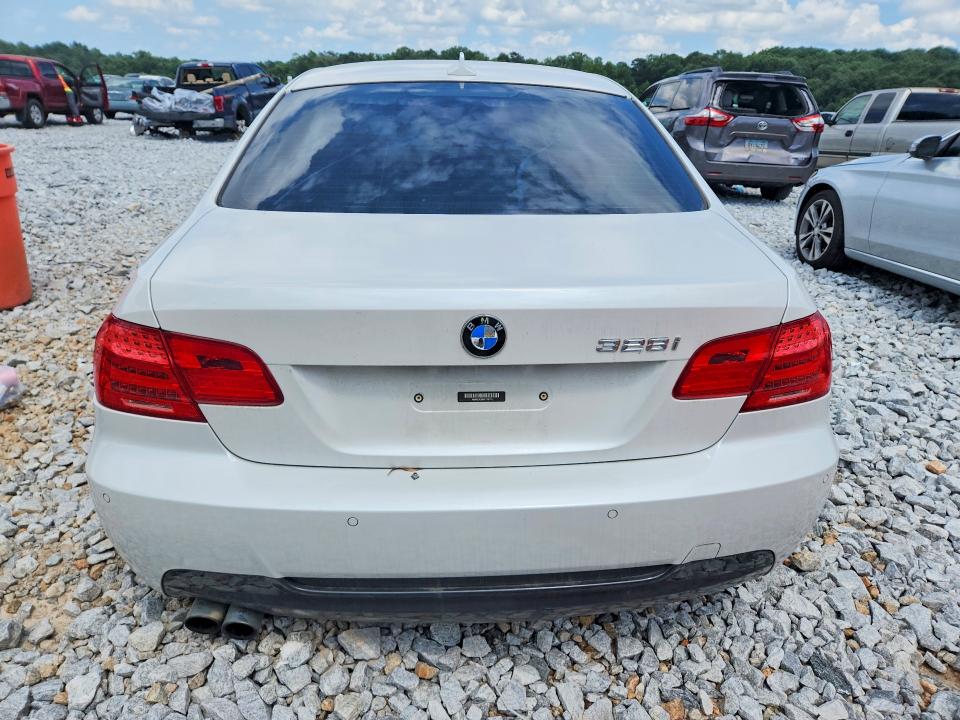 Photo 6 from auction – 2012 BMW 328 with VIN WBAKE3C56CE770775
