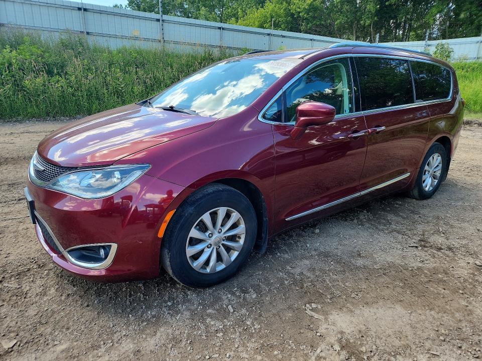 CHRYSLER PACIFICA 2018 with VIN 2C4RC1BG7JR233556 - Photo from auction