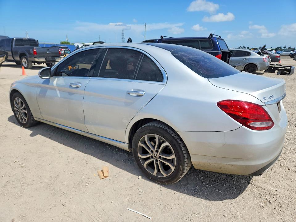 Снимка 2 от търг – 2018 MERCEDES-BENZ C с VIN 55SWF4KB7JU243255