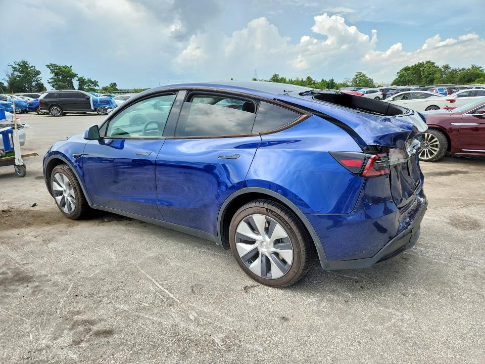 Photo 2 from auction – 2024 TESLA MODEL Y with VIN 7SAYGDEE4RA224347