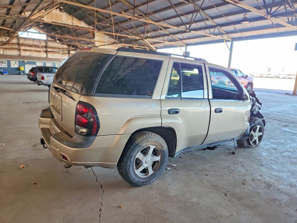 Photo 3 from auction – 2005 CHEVROLET TRAILBLAZER with VIN 1GNDS13SX52246345