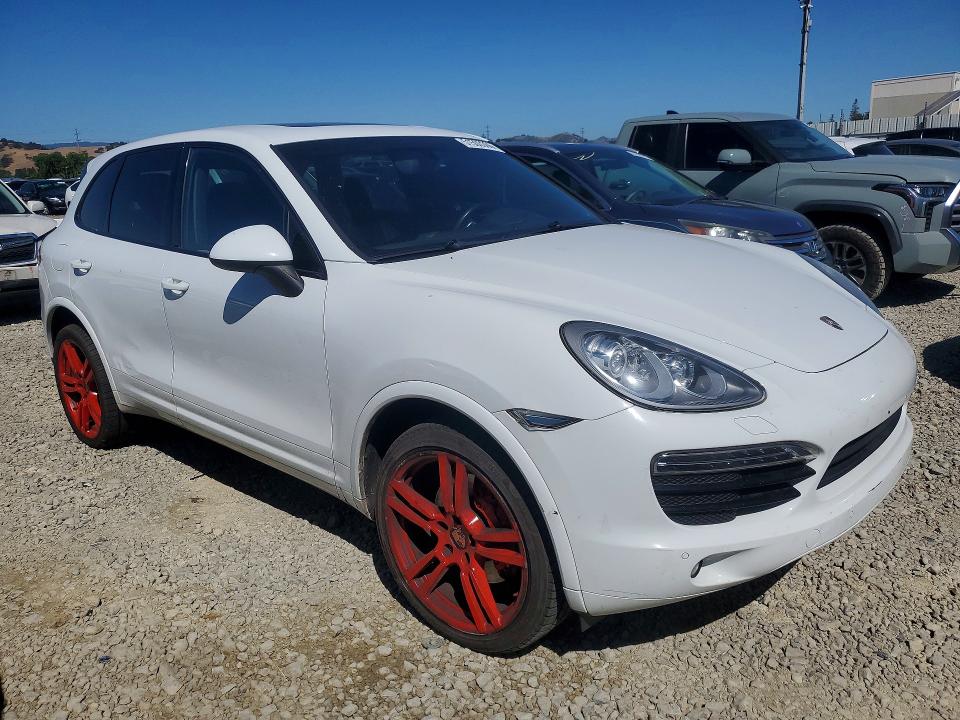 Photo 4 from auction – 2013 PORSCHE CAYENNE with VIN WP1AA2A21DLA09547