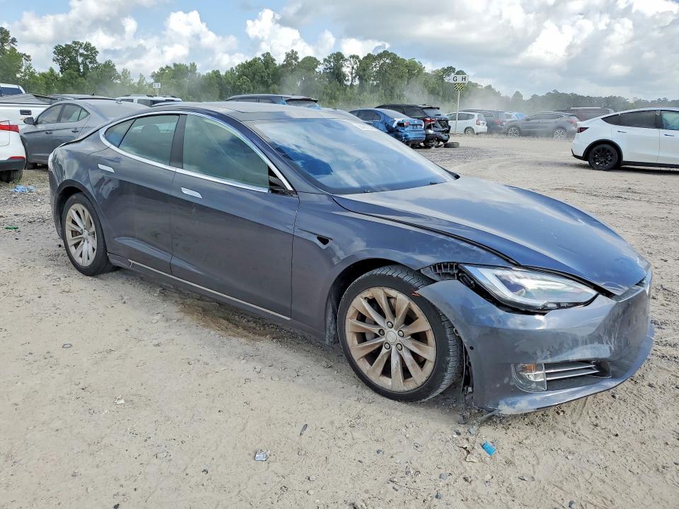 Photo 4 from auction – 2016 TESLA MODEL S with VIN 5YJSA1E17GF157095