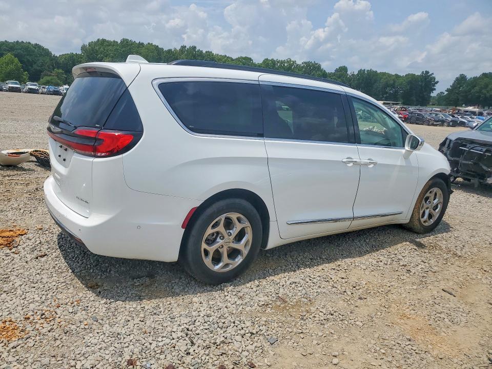 Photo 3 from auction – 2022 CHRYSLER PACIFICA with VIN 2C4RC1GG4NR120131