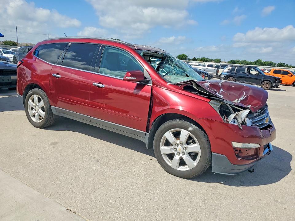 Photo 4 from auction – 2017 CHEVROLET TRAVERSE with VIN 1GNKRGKD5HJ130473