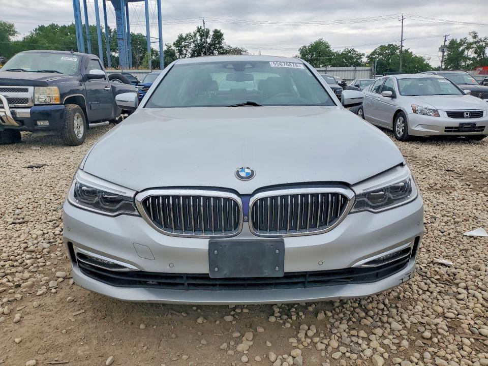 صورة رقم 5 من المزاد - 2017 BMW 540 مع VIN WBAJE7C35HG889320