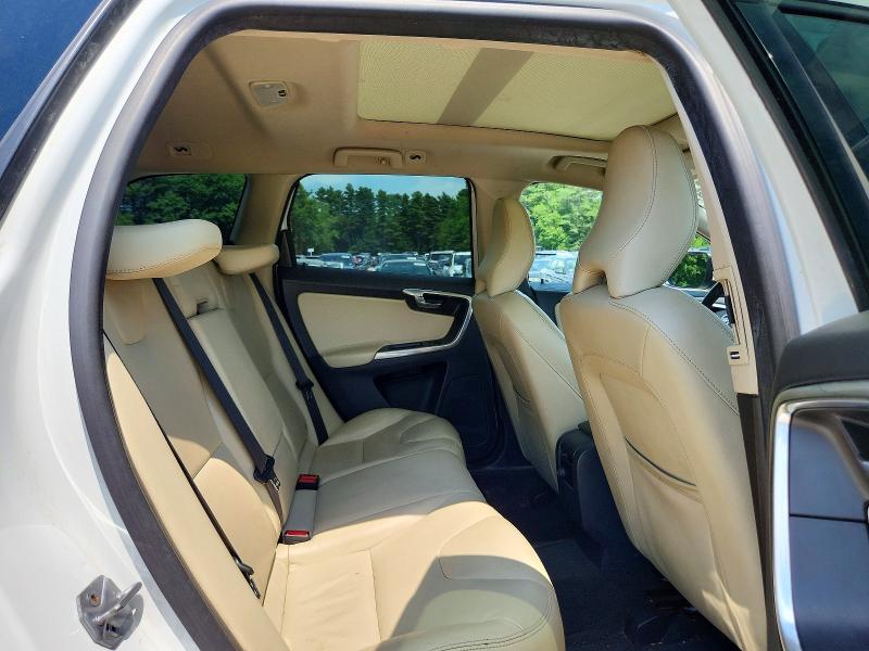 Zdjęcie 11 z aukcji – 2016 VOLVO XC60 z VIN YV4612RK3G2853298