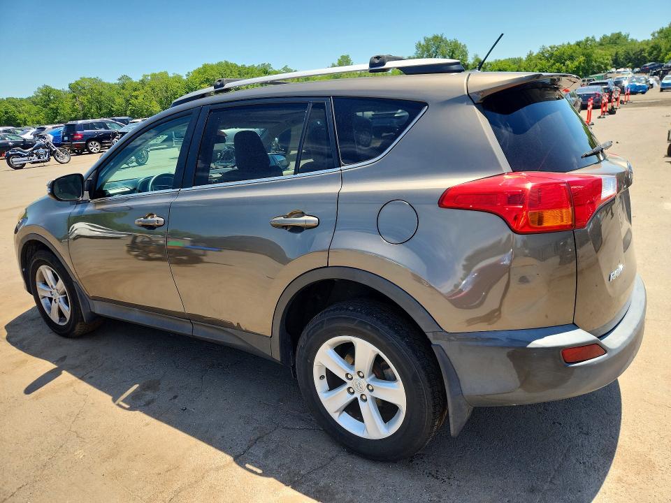 Photo 2 from auction – 2013 TOYOTA RAV4 with VIN 2T3RFREV0DW039008