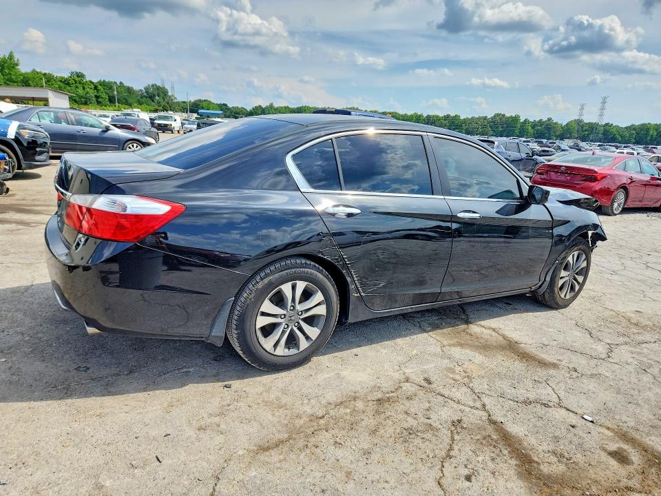 Photo 3 from auction – 2015 HONDA ACCORD with VIN 1HGCR2F32FA183020