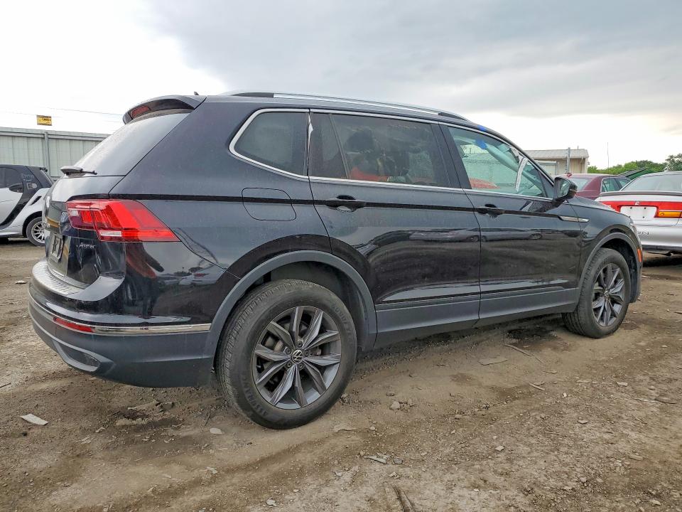 Photo 3 from auction – 2022 VOLKSWAGEN TIGUAN with VIN 3VV2B7AX8NM129259
