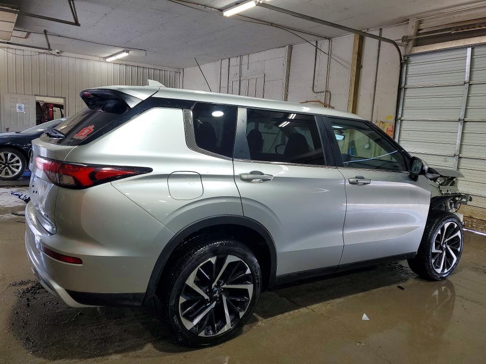 Снимка 3 от търг – 2024 MITSUBISHI OUTLANDER с VIN JA4J4VA88RZ059536